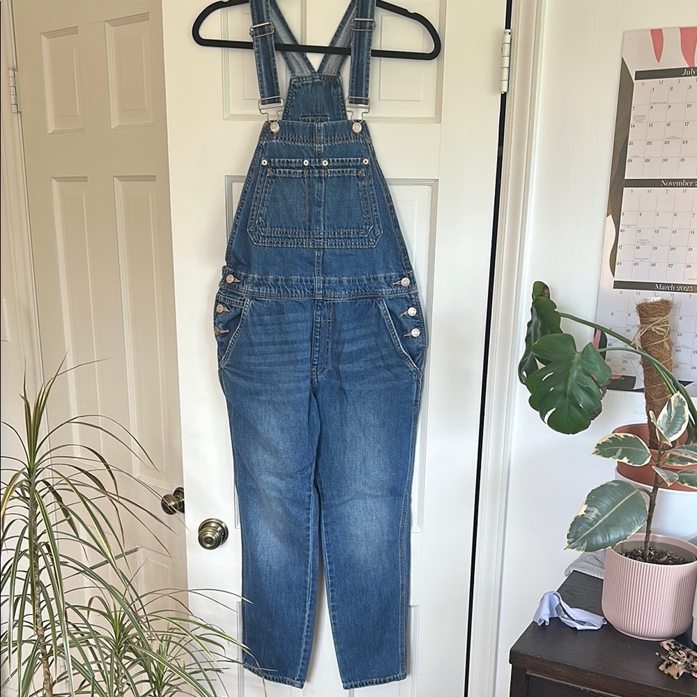 Classic Gap Denim Overalls size XS